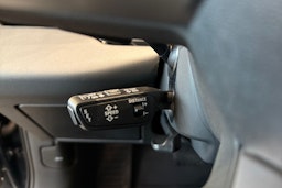 sininen Audi e-tron 2025 kuva 14.