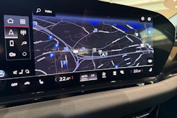 sininen Audi e-tron 2025 kuva 15.