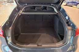 sininen Audi e-tron 2025 kuva 18.