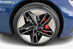 sininen Audi e-tron GT 2021 kuva 11.