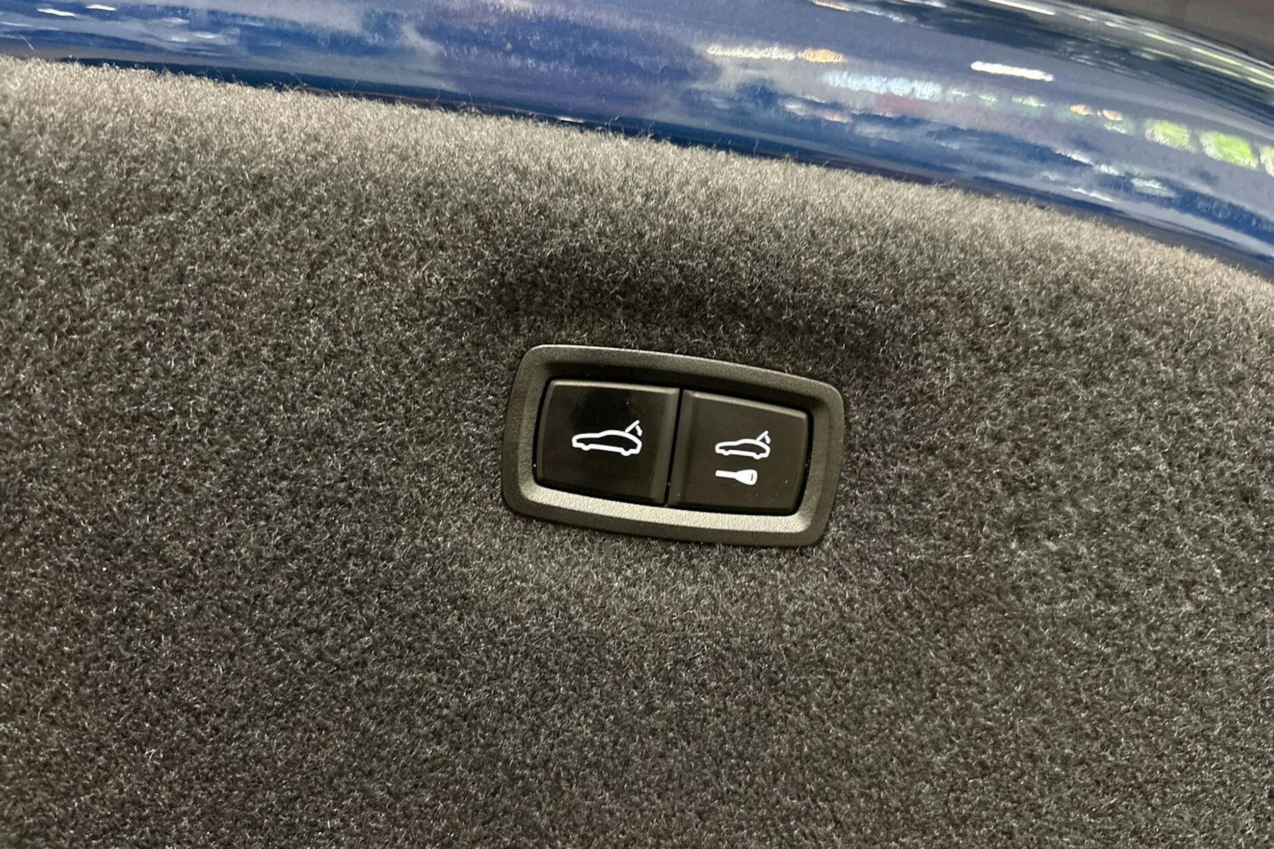 sininen Audi e-tron GT 2021 kuva 15.