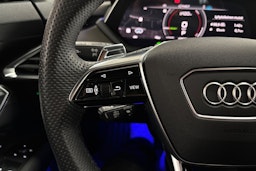 sininen Audi e-tron GT 2021 kuva 16.