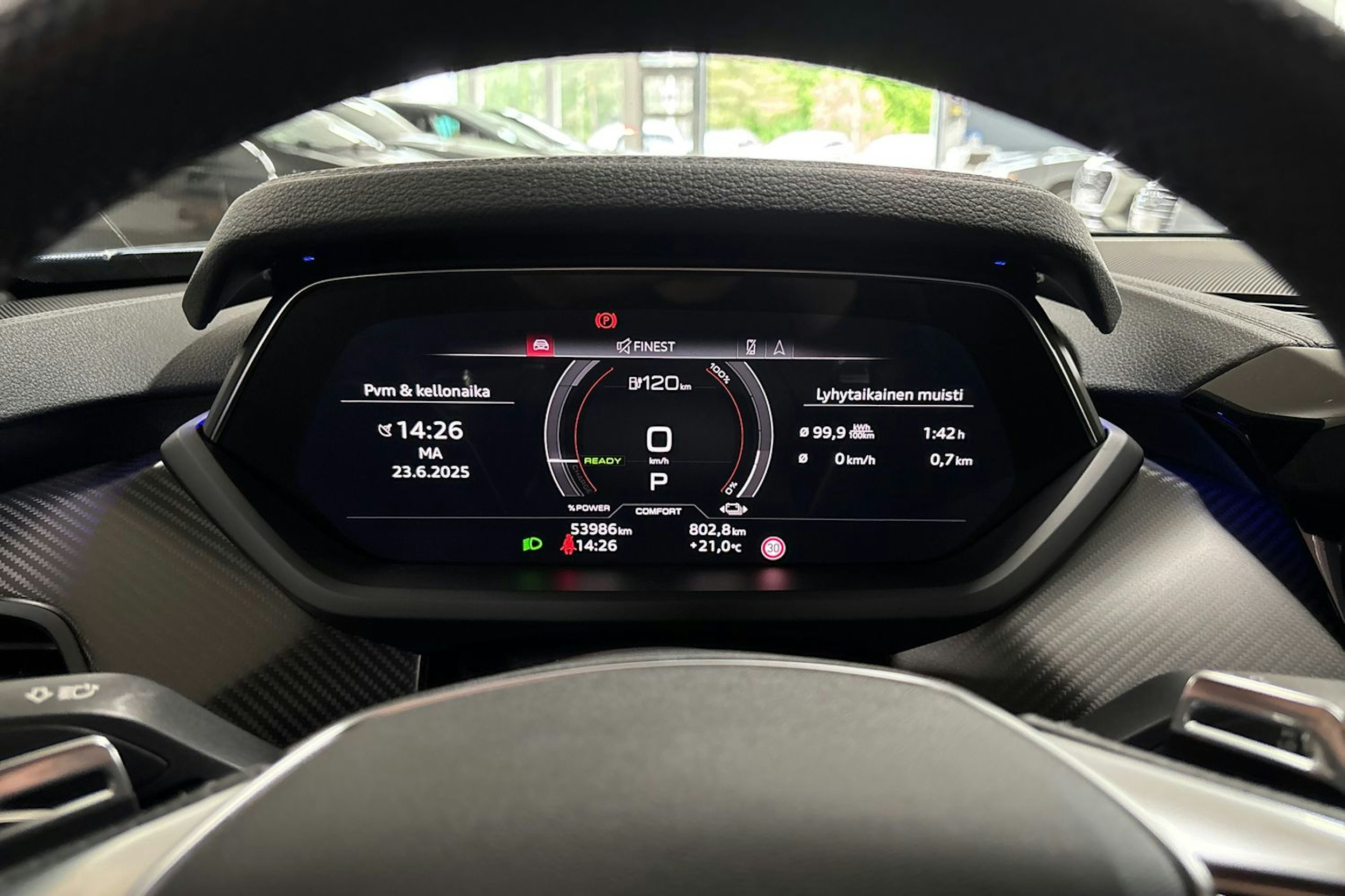 sininen Audi e-tron GT 2021 kuva 18.