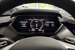sininen Audi e-tron GT 2021 kuva 18.
