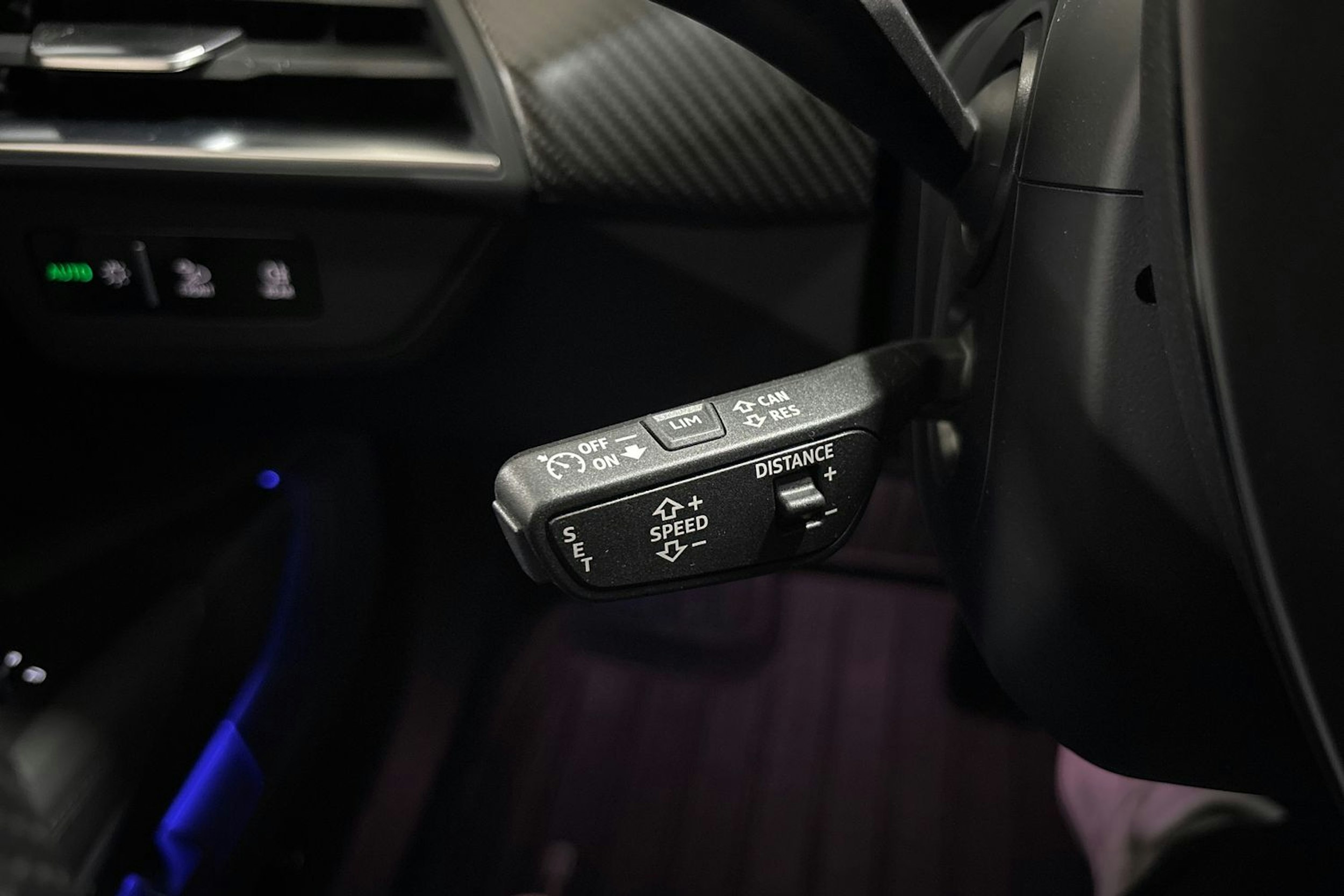 sininen Audi e-tron GT 2021 kuva 19.