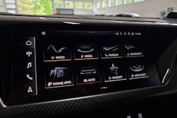 sininen Audi e-tron GT 2021 kuva 21.