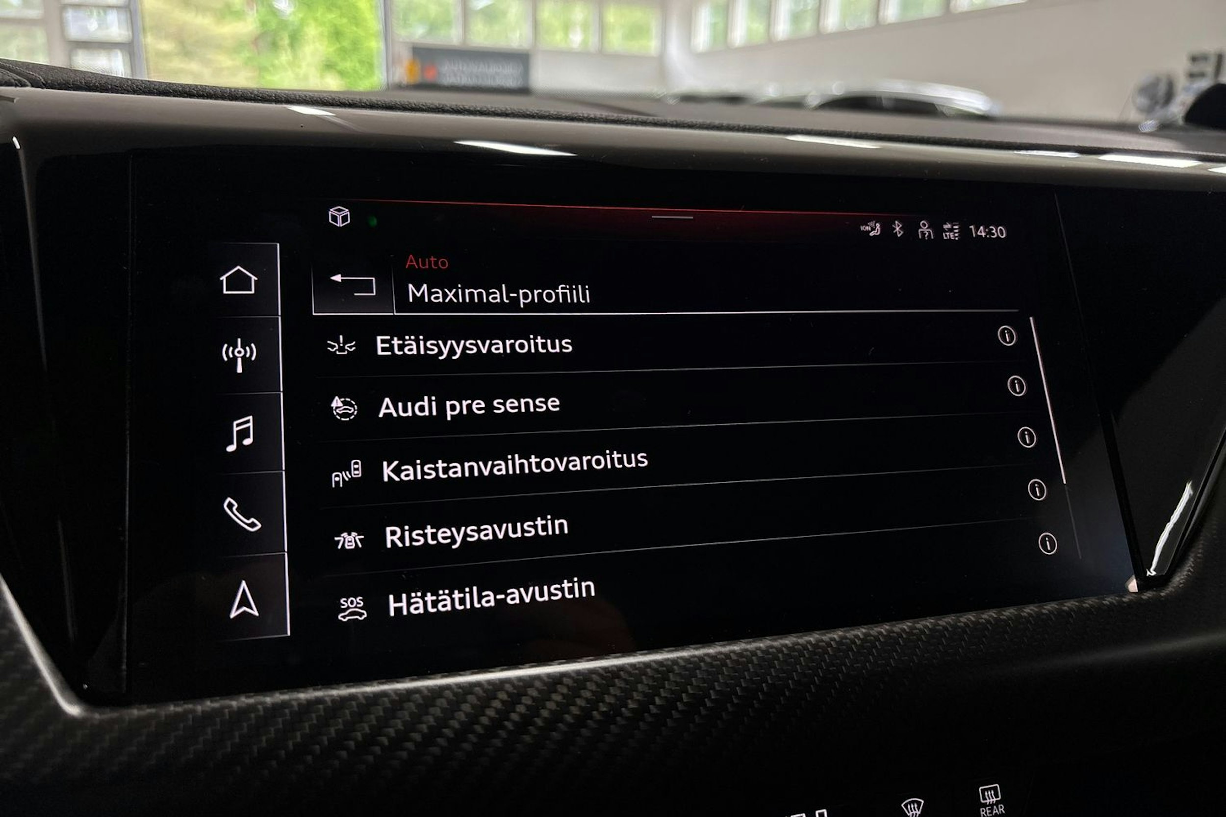 sininen Audi e-tron GT 2021 kuva 25.