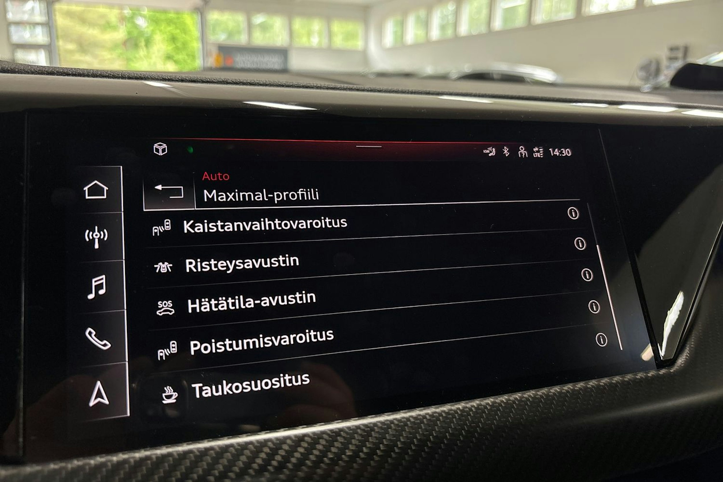 sininen Audi e-tron GT 2021 kuva 26.