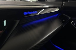 sininen Audi e-tron GT 2021 kuva 30.