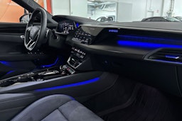 sininen Audi e-tron GT 2021 kuva 33.