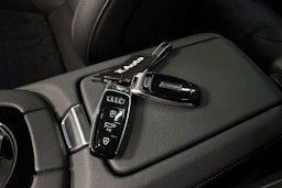 sininen Audi e-tron GT 2021 kuva 37.