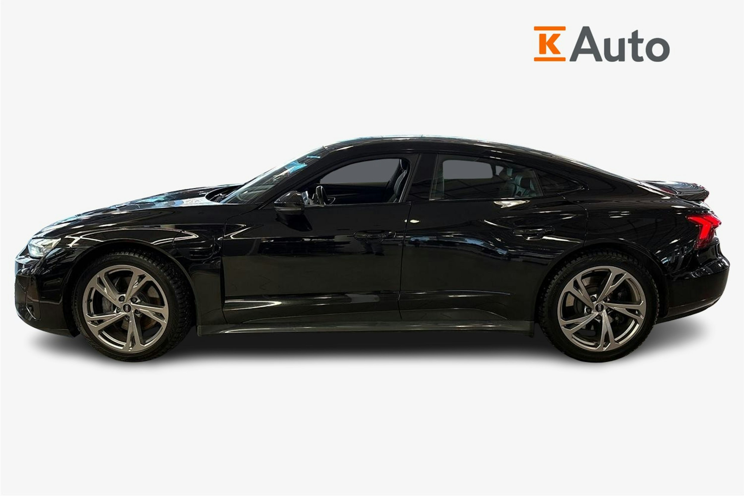 musta Audi e-tron GT 2021 kuva 6.