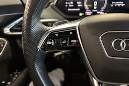 musta Audi e-tron GT 2021 kuva 14.