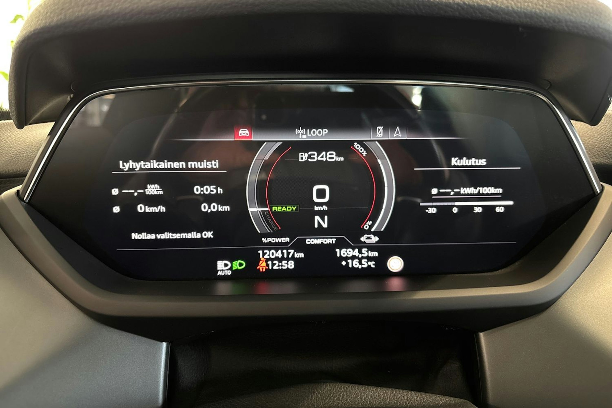 musta Audi e-tron GT 2021 kuva 16.