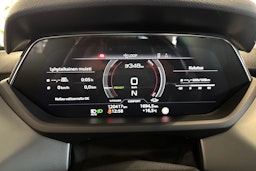 musta Audi e-tron GT 2021 kuva 16.