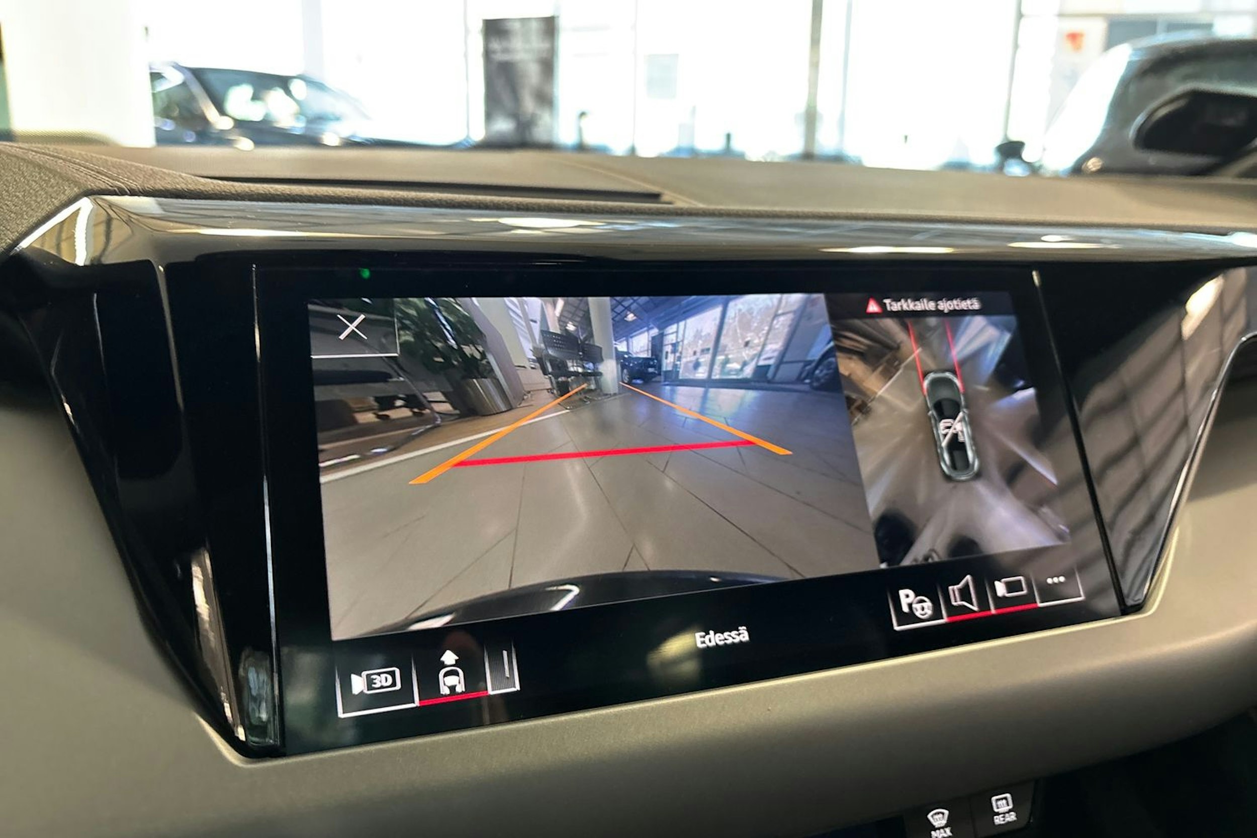 musta Audi e-tron GT 2021 kuva 17.