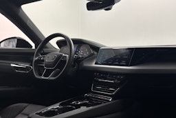 harmaa Audi e-tron GT 2022 kuva 12.
