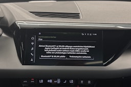 harmaa Audi e-tron GT 2022 kuva 15.