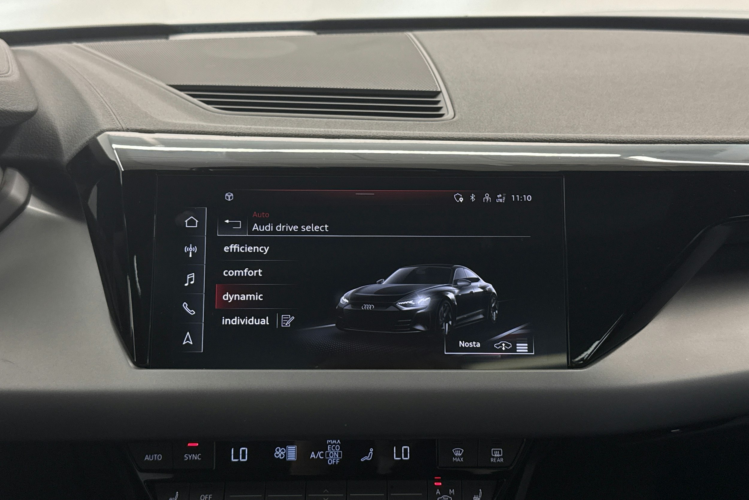 harmaa Audi e-tron GT 2022 kuva 18.