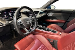 sininen Audi e-tron GT 2022 kuva 7.