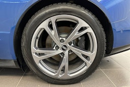 sininen Audi e-tron GT 2022 kuva 13.