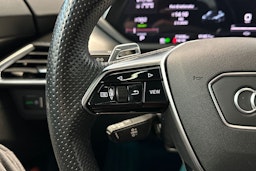 sininen Audi e-tron GT 2022 kuva 16.