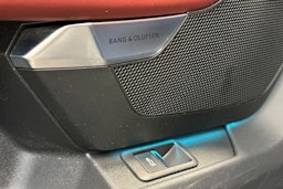 sininen Audi e-tron GT 2022 kuva 24.