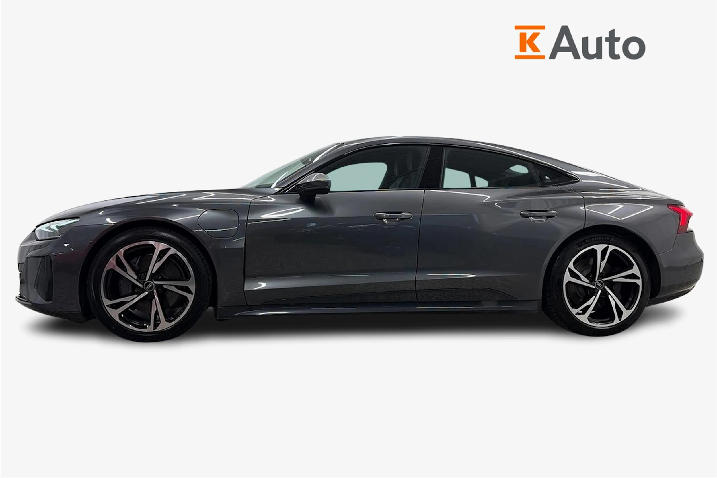 harmaa Audi e-tron GT 2022 kuva 5.