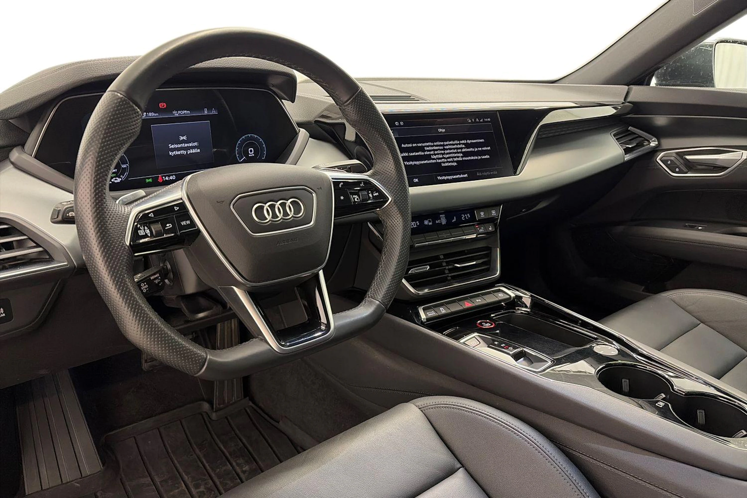 harmaa Audi e-tron GT 2022 kuva 6.