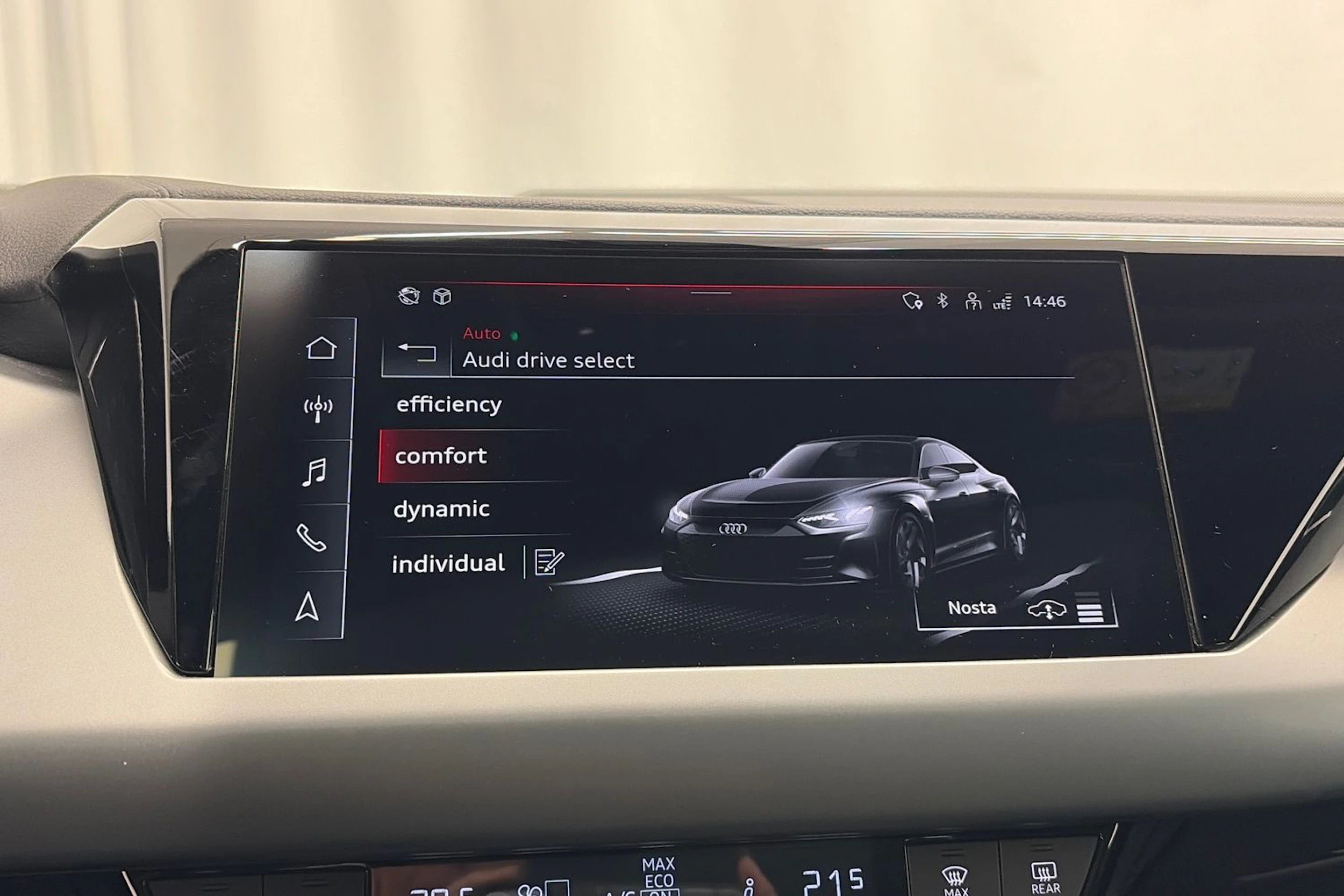 harmaa Audi e-tron GT 2022 kuva 24.