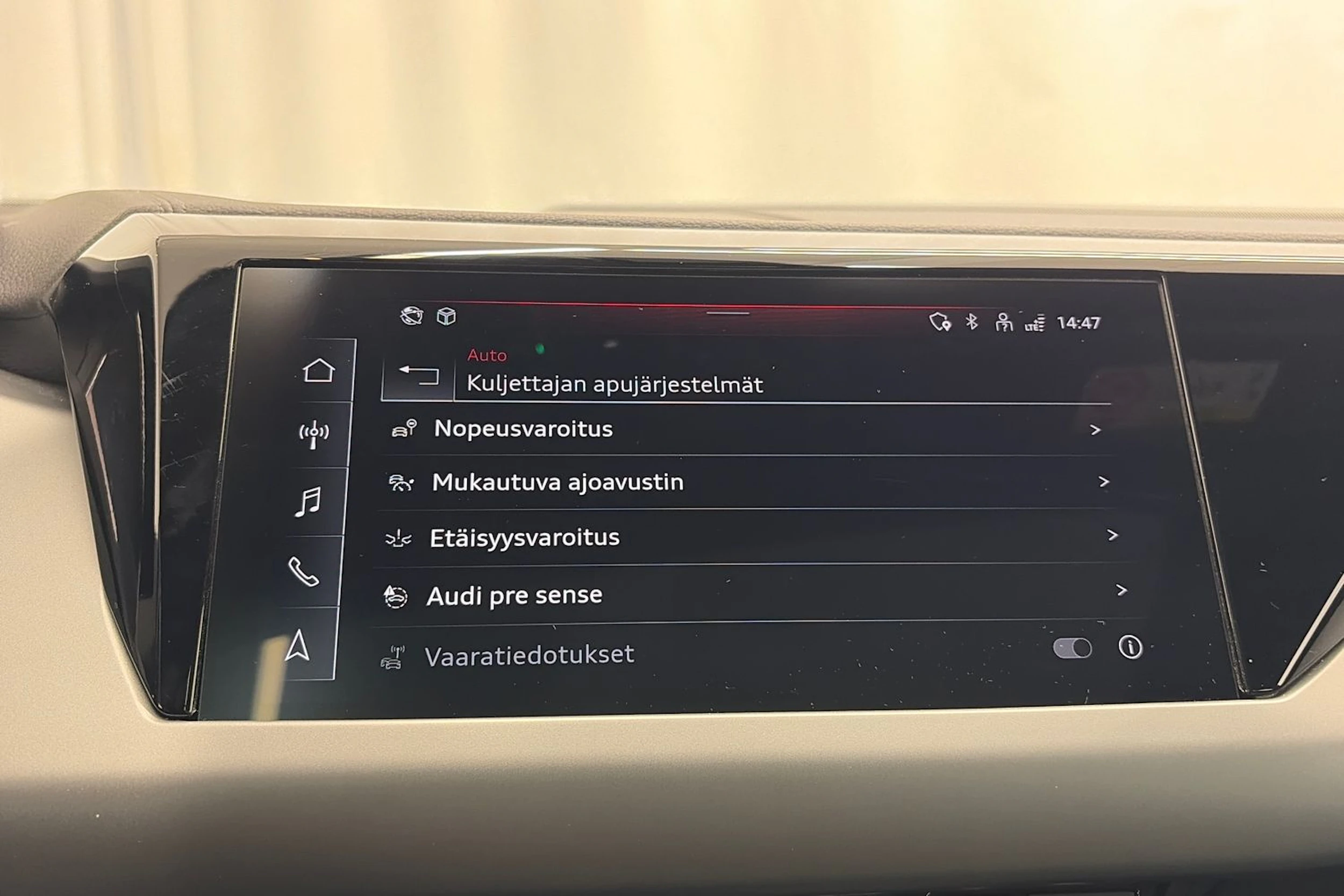 harmaa Audi e-tron GT 2022 kuva 25.