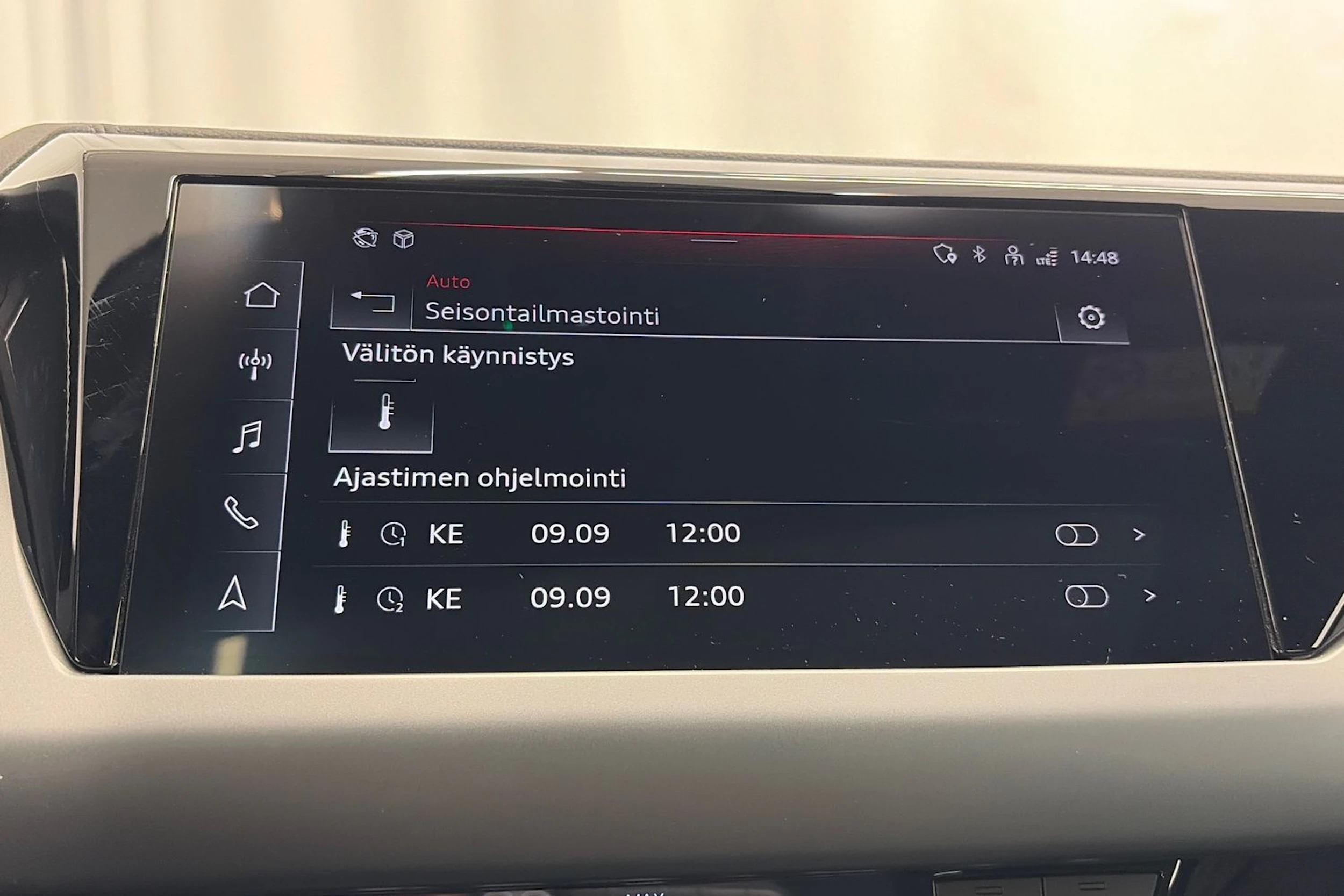 harmaa Audi e-tron GT 2022 kuva 26.