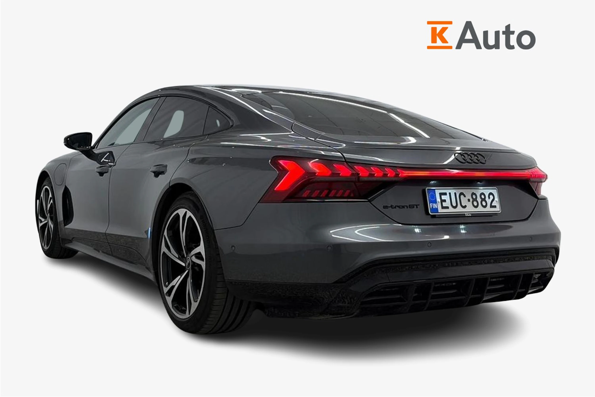 Harmaa Audi e-tron GT 2022 kuva 3.