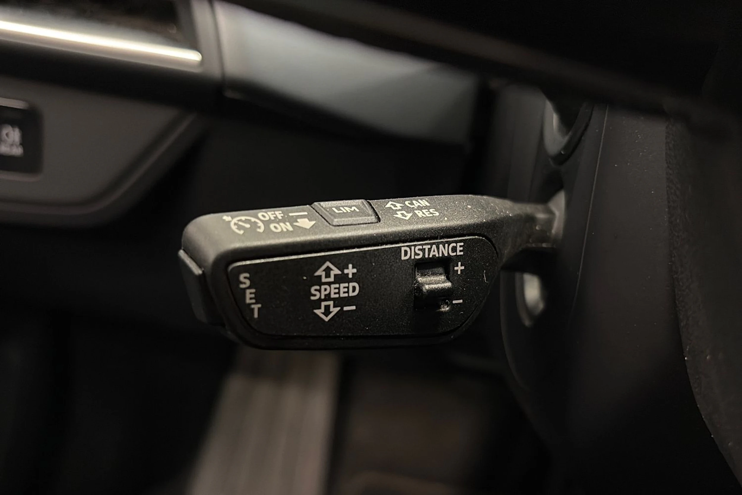 Harmaa Audi e-tron GT 2022 kuva 23.