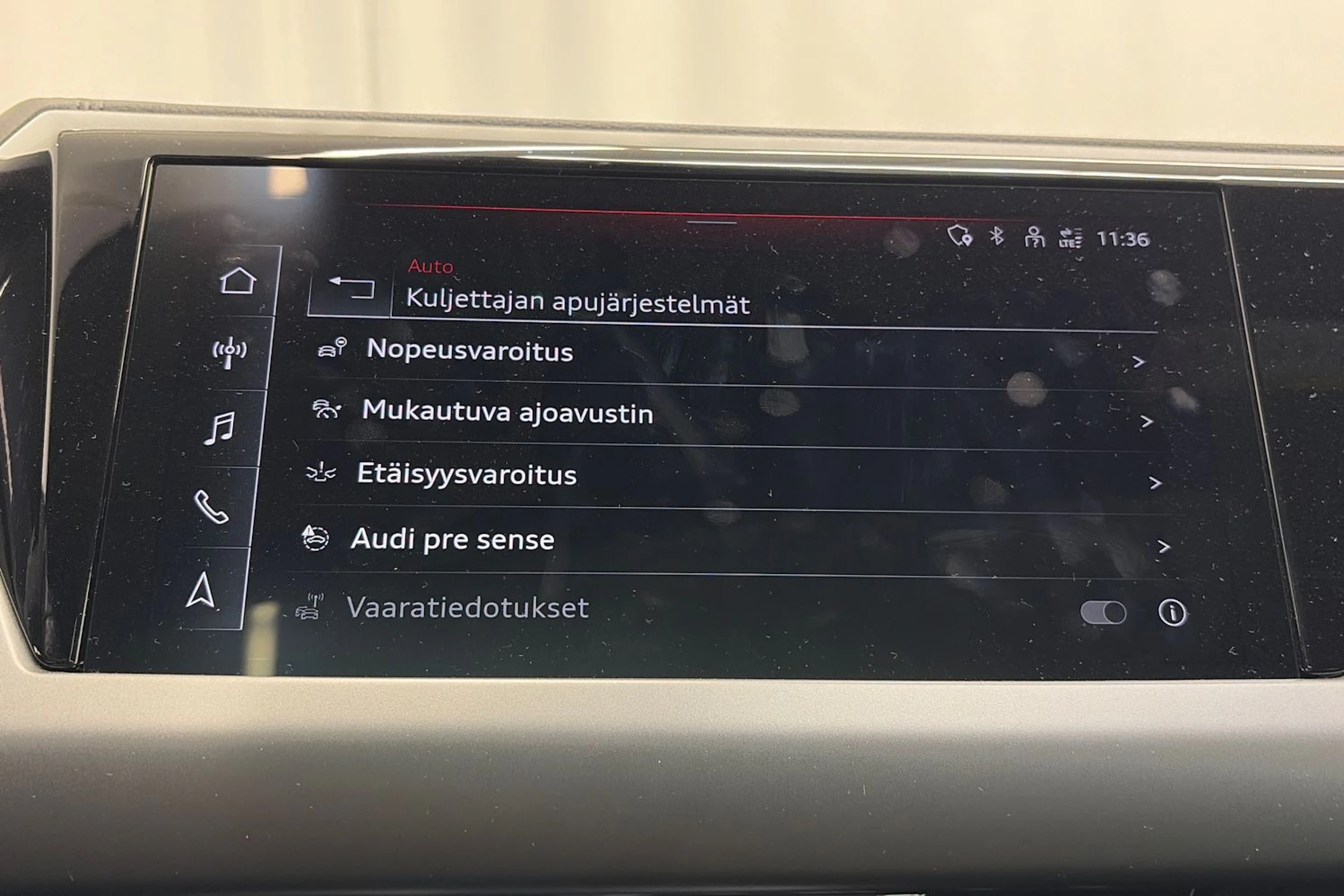 Harmaa Audi e-tron GT 2022 kuva 28.