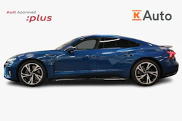 Sininen Audi e-tron GT 2022 kuva 5.