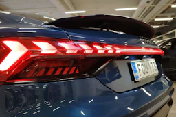 Sininen Audi e-tron GT 2022 kuva 15.