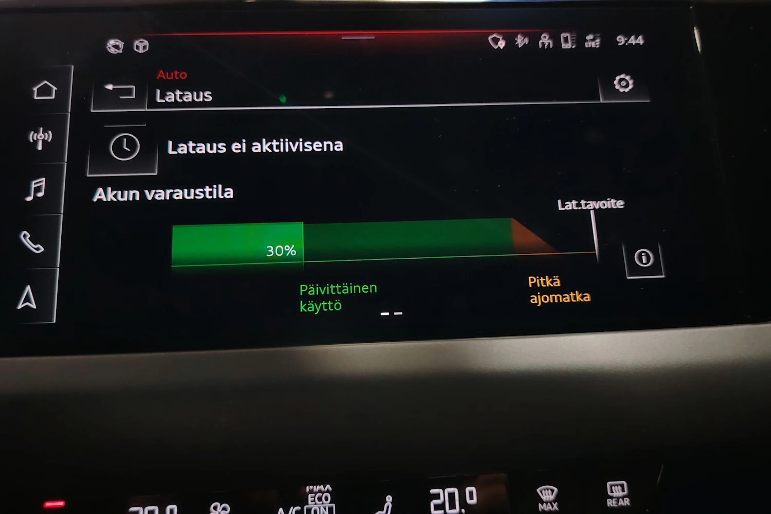 Sininen Audi e-tron GT 2022 kuva 21.