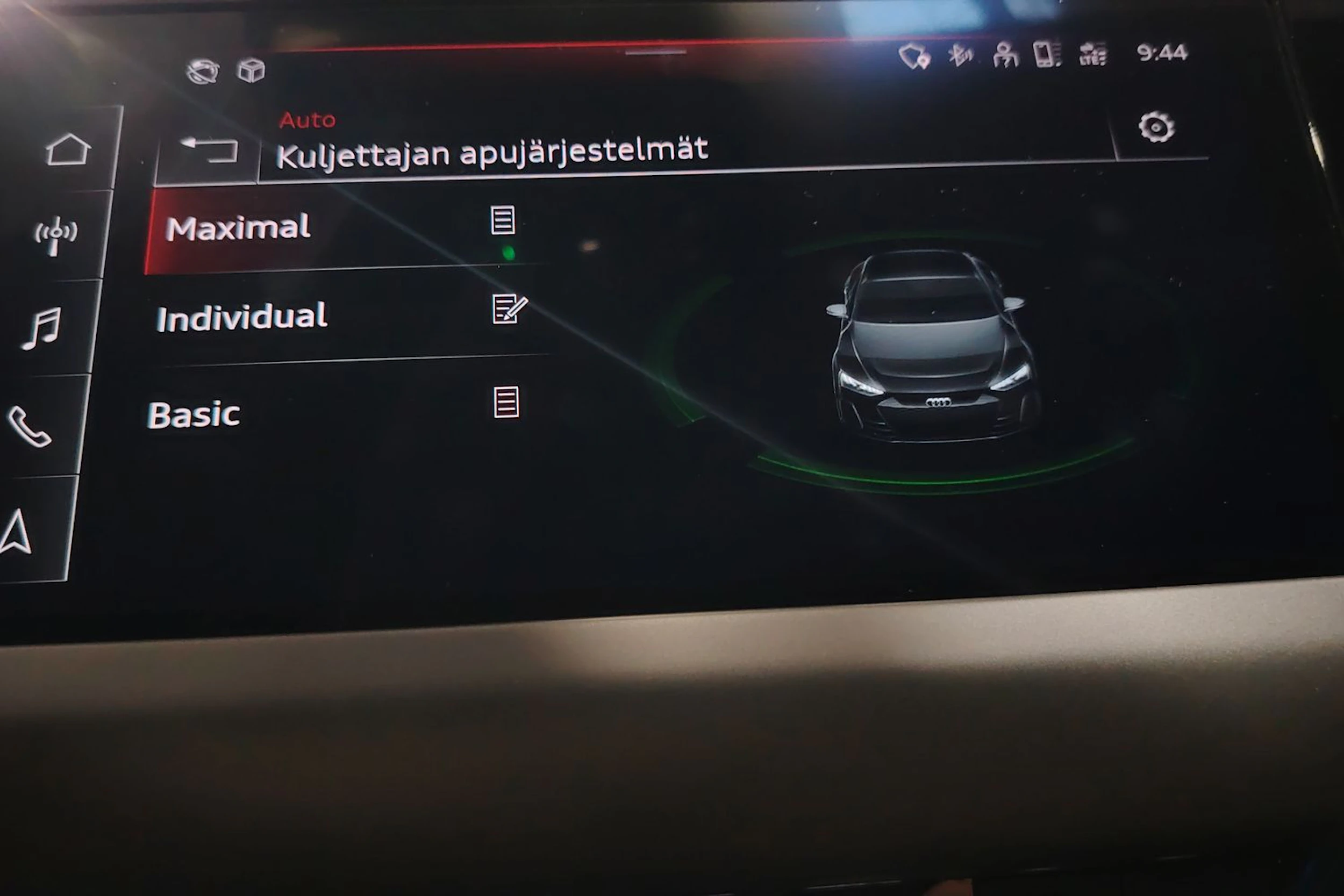 Sininen Audi e-tron GT 2022 kuva 23.
