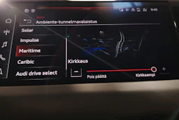Sininen Audi e-tron GT 2022 kuva 24.