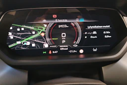 Sininen Audi e-tron GT 2022 kuva 31.