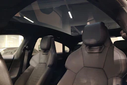 Sininen Audi e-tron GT 2022 kuva 33.