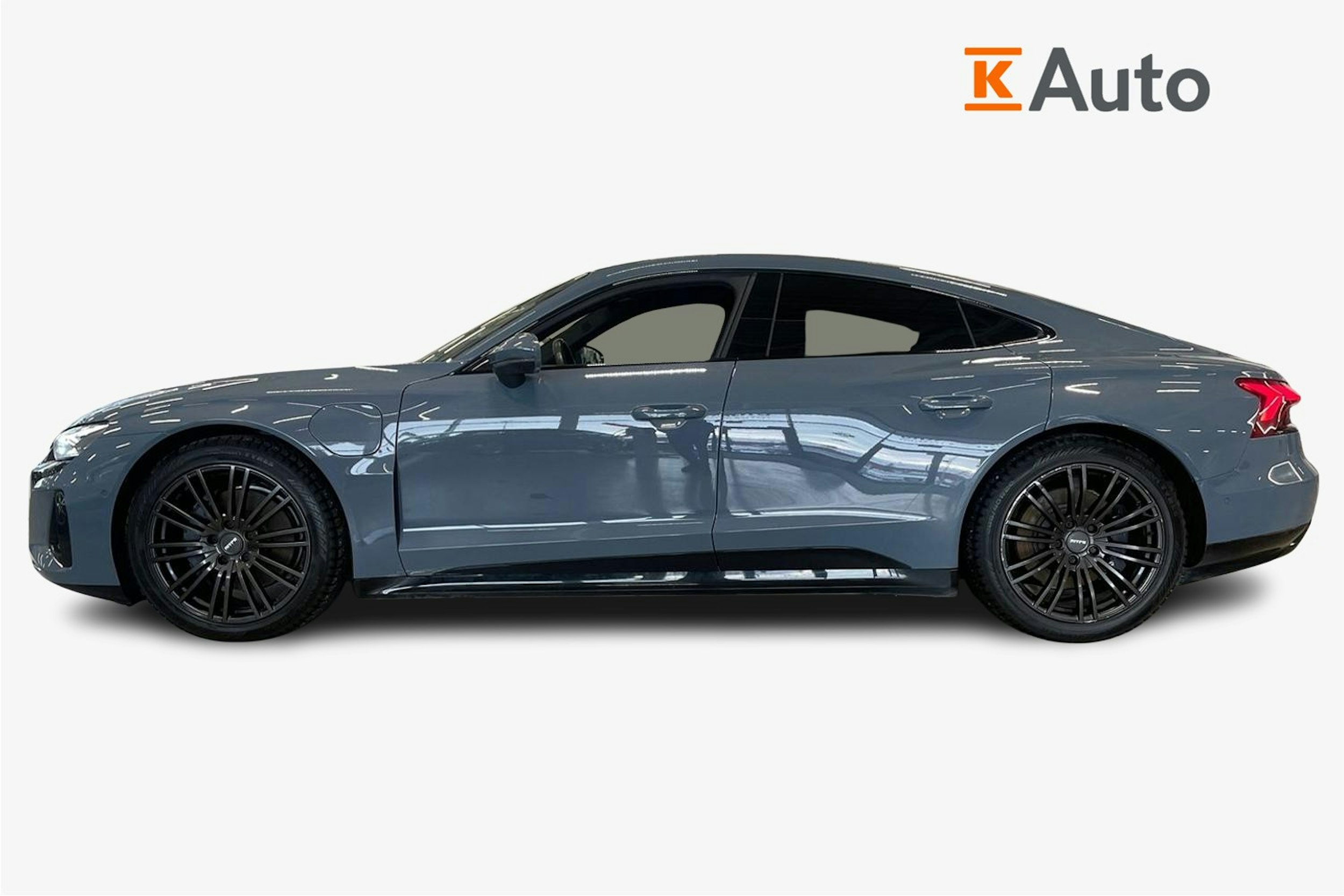 met. harmaa Audi e-tron GT 2022 kuva 6.