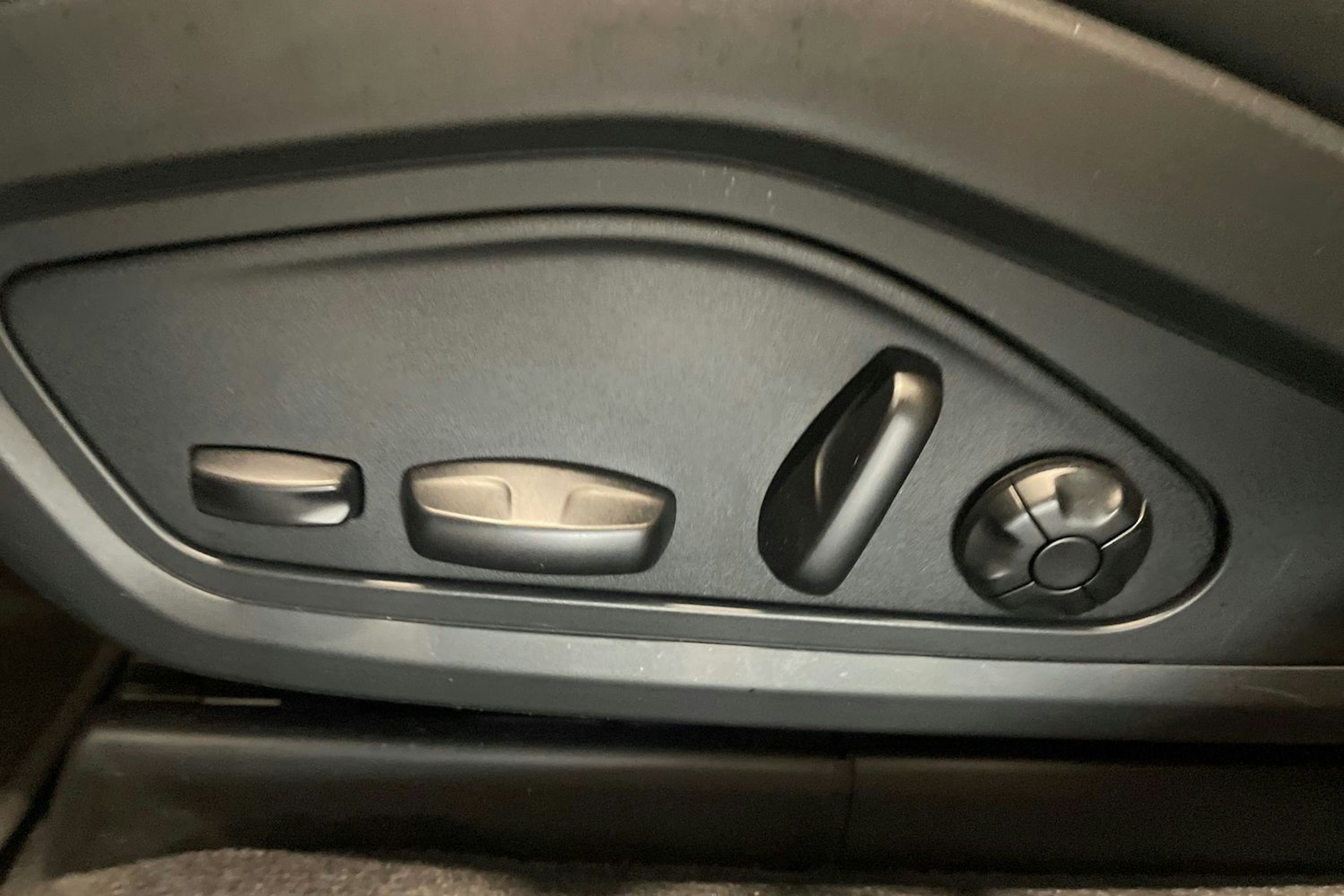 met. harmaa Audi e-tron GT 2022 kuva 15.