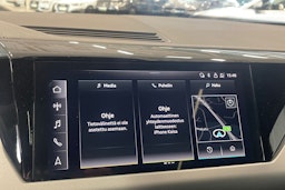 met. harmaa Audi e-tron GT 2022 kuva 27.