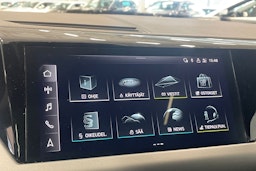 met. harmaa Audi e-tron GT 2022 kuva 29.