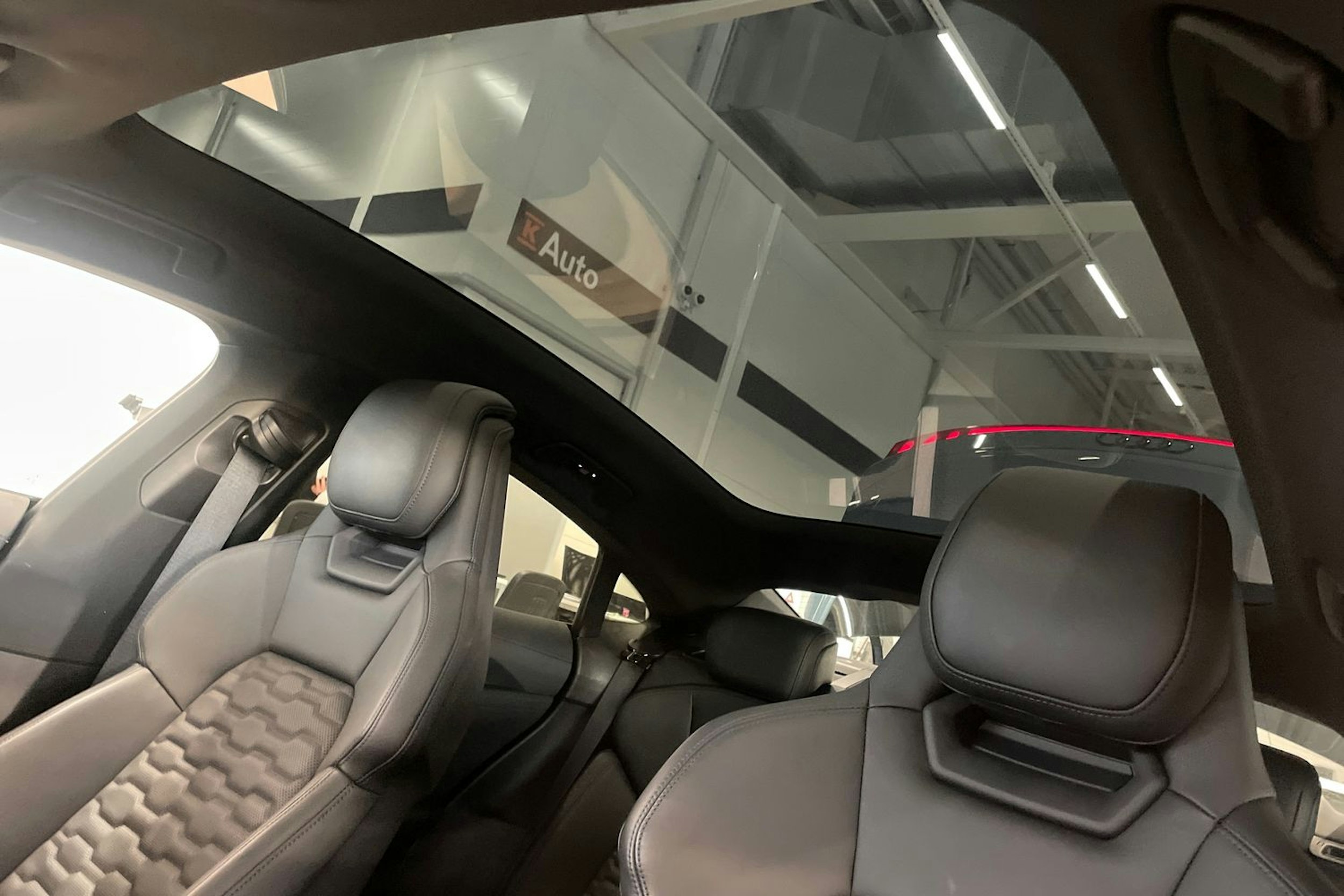 met. harmaa Audi e-tron GT 2022 kuva 45.