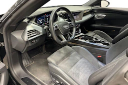 musta Audi e-tron GT 2022 kuva 6.
