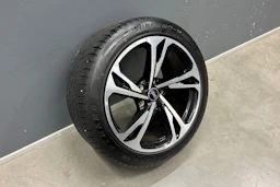 musta Audi e-tron GT 2022 kuva 10.