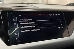 musta Audi e-tron GT 2022 kuva 22.
